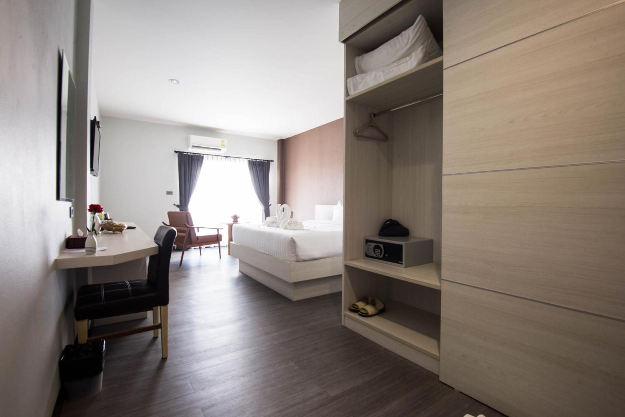 Socool Grand Hotel Nang Rong Εξωτερικό φωτογραφία